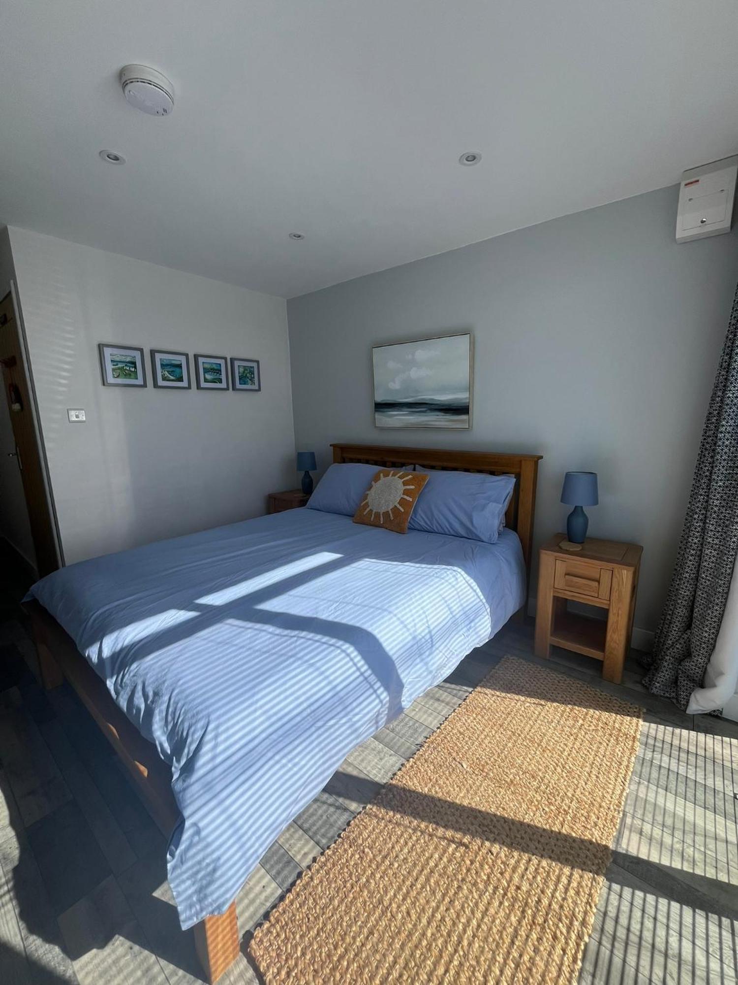 Entire Guest Suite In Four Mile Bridge, Rhoscolyn Valley Exteriér fotografie